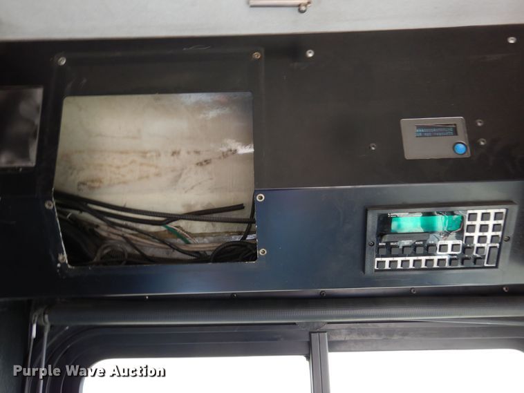 image for item DF8196 2000 Orion  shuttle bus