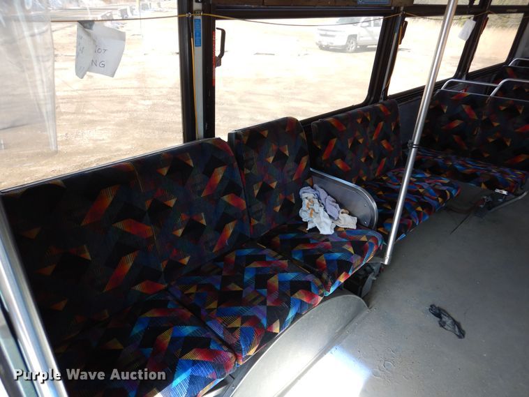 image for item DF8196 2000 Orion  shuttle bus