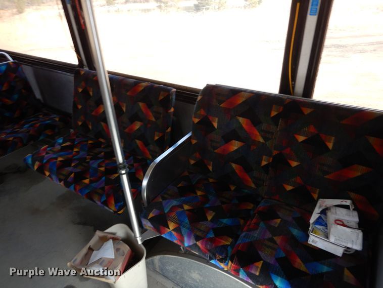 image for item DF8196 2000 Orion  shuttle bus