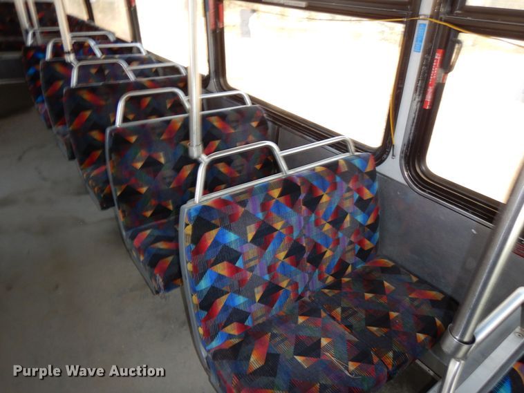 image for item DF8196 2000 Orion  shuttle bus