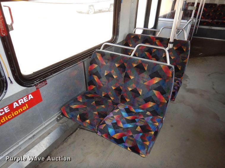 image for item DF8196 2000 Orion  shuttle bus