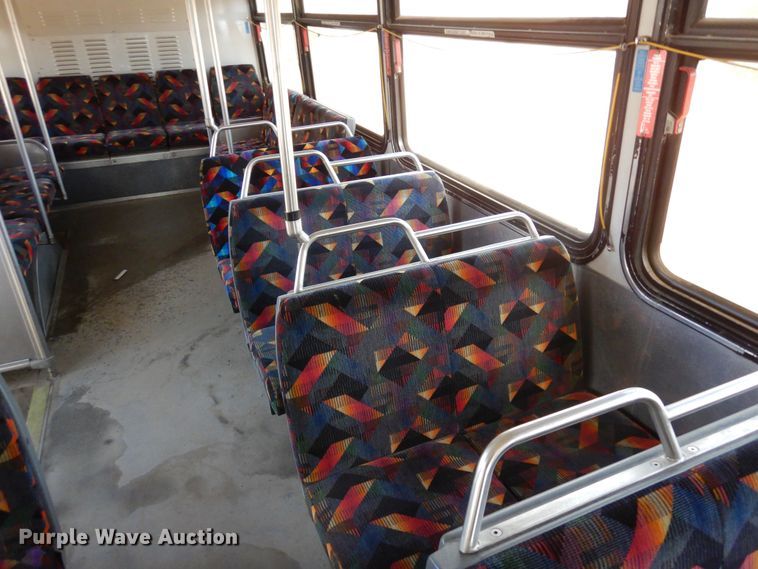 image for item DF8196 2000 Orion  shuttle bus