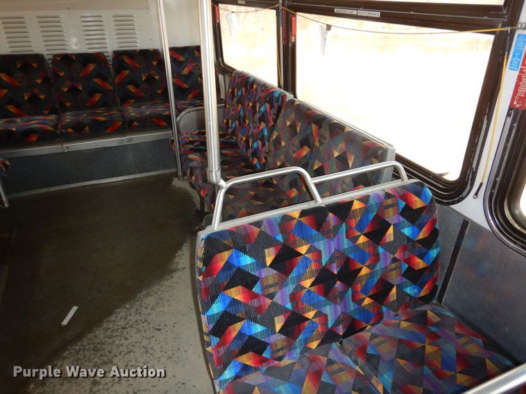 image for item DF8196 2000 Orion  shuttle bus