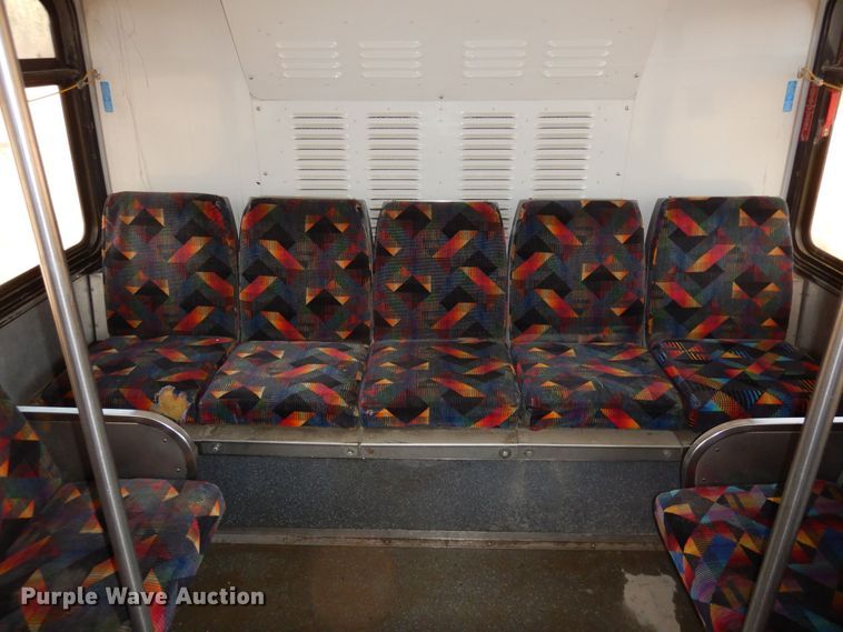 image for item DF8196 2000 Orion  shuttle bus