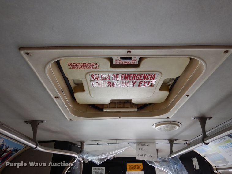 image for item DF8196 2000 Orion  shuttle bus