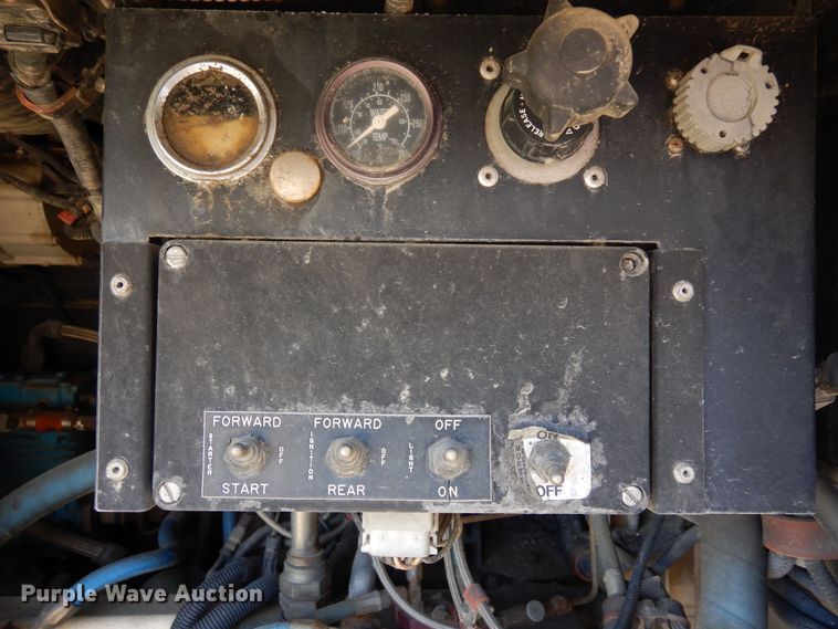 image for item DF8196 2000 Orion  shuttle bus