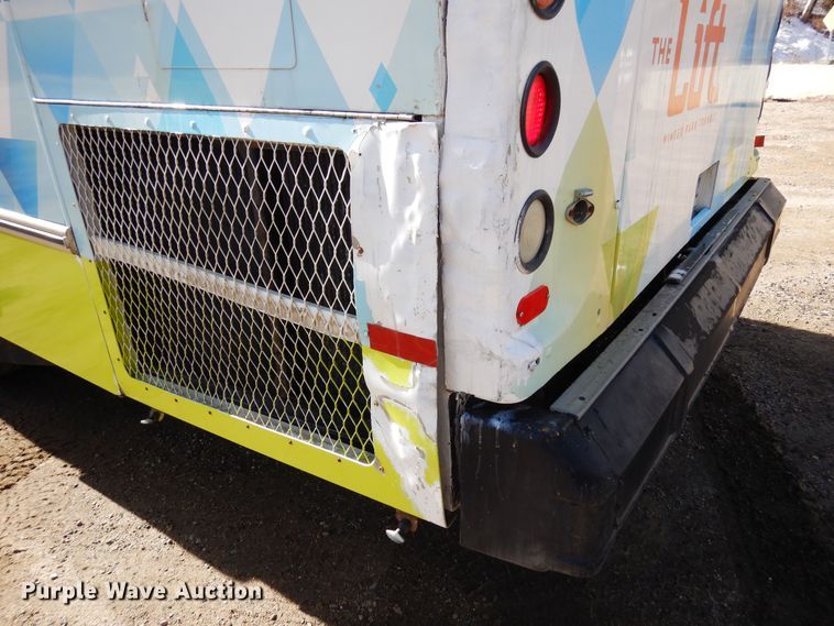 image for item DF8196 2000 Orion  shuttle bus