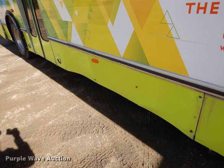 image for item DF8196 2000 Orion  shuttle bus