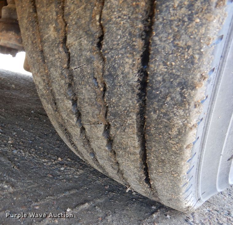 image for item DF8196 2000 Orion  shuttle bus