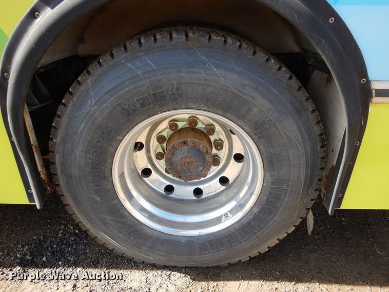 image for item DF8196 2000 Orion  shuttle bus