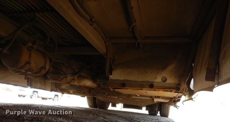 image for item DF8196 2000 Orion  shuttle bus