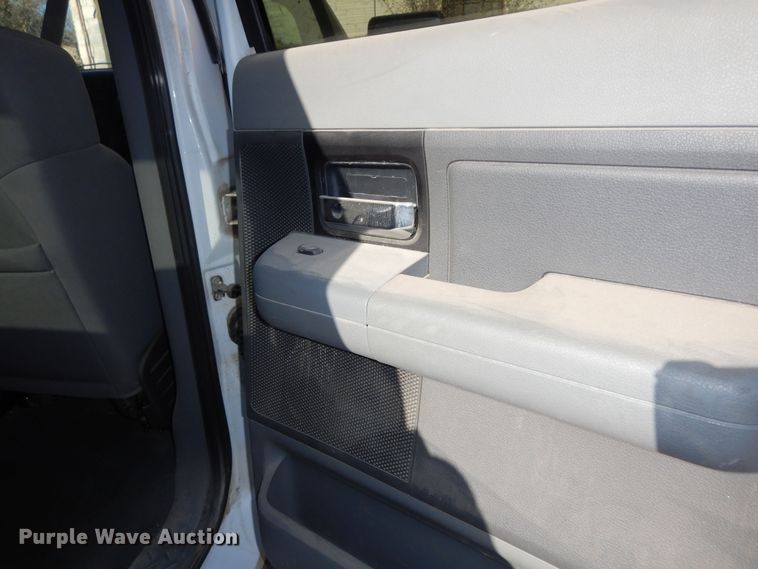 image for item DI6864 2005 Ford F150  SuperCrew pickup truck