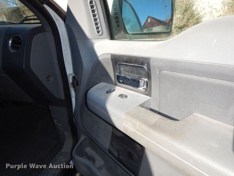 image for item DI6864 2005 Ford F150  SuperCrew pickup truck