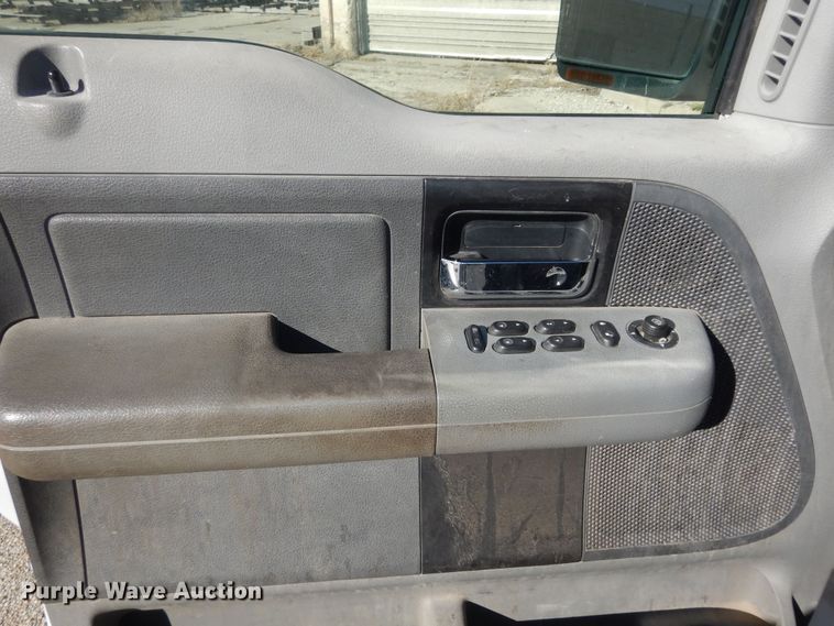 image for item DI6864 2005 Ford F150  SuperCrew pickup truck