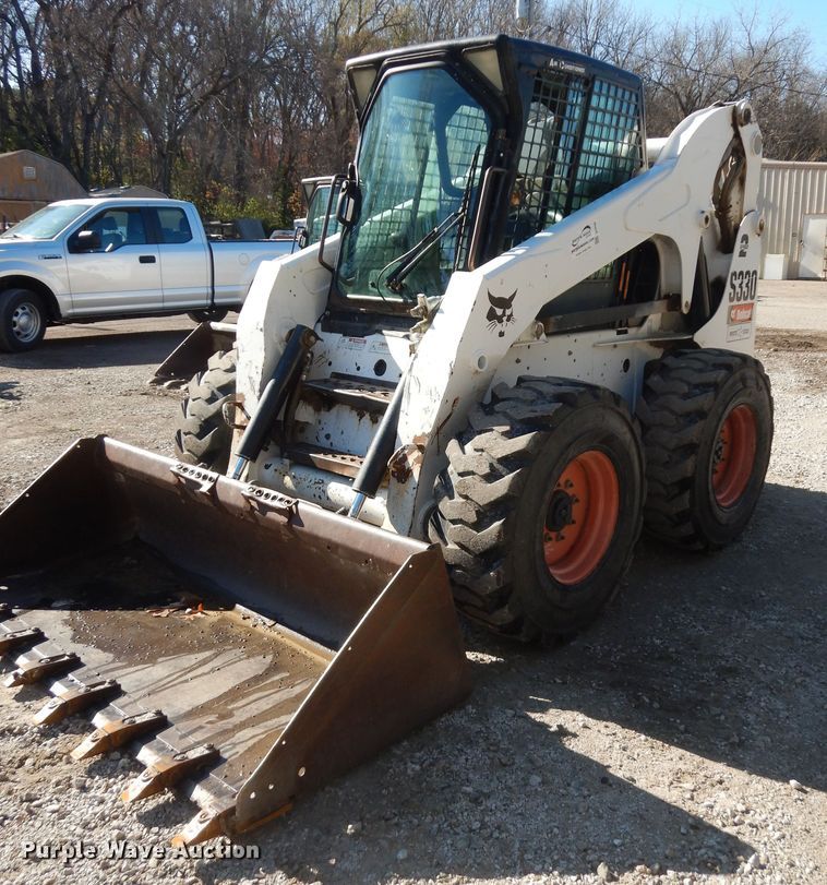 image for item DI6898 2008 Bobcat S330  skid steer loader