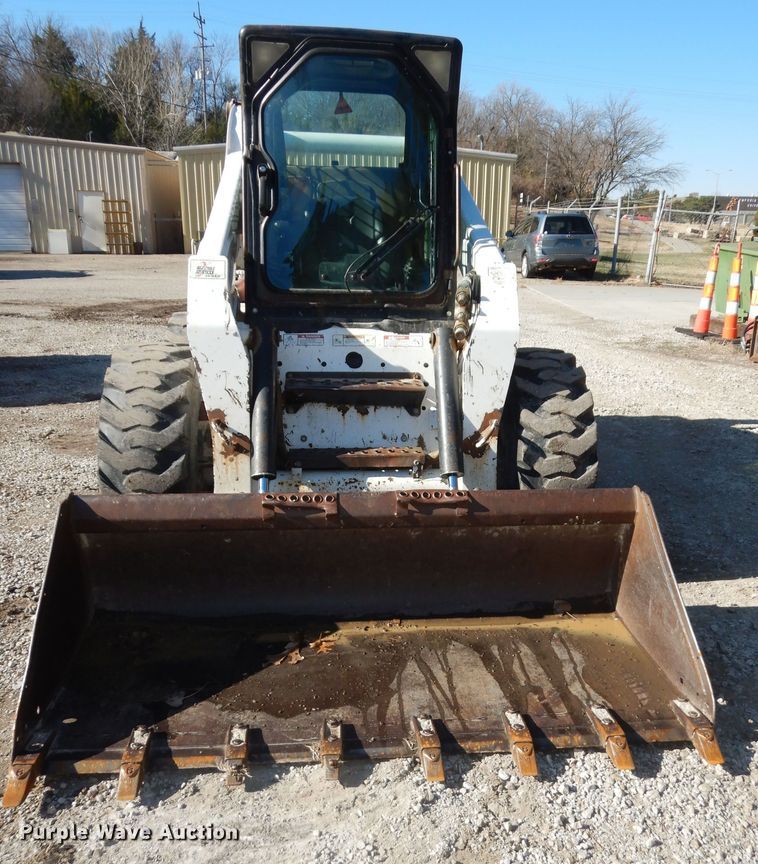 image for item DI6898 2008 Bobcat S330  skid steer loader
