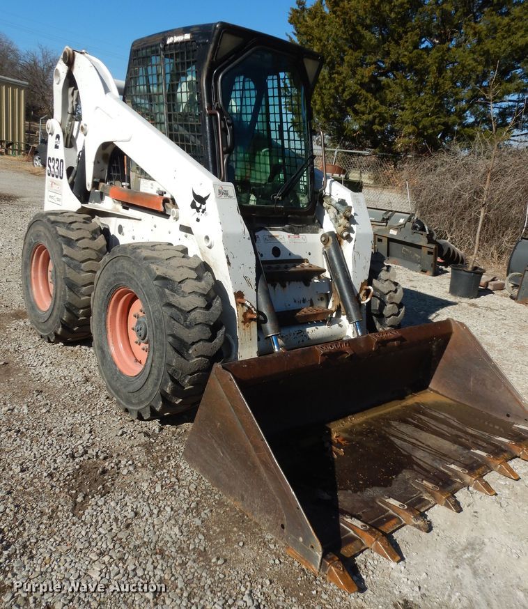 image for item DI6898 2008 Bobcat S330  skid steer loader