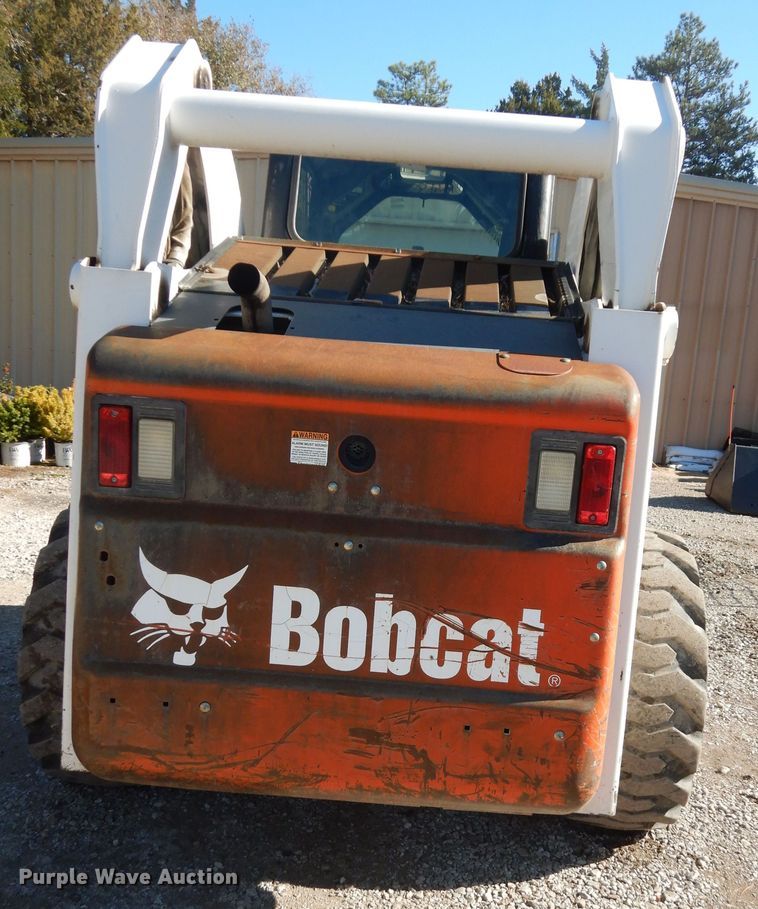 image for item DI6898 2008 Bobcat S330  skid steer loader