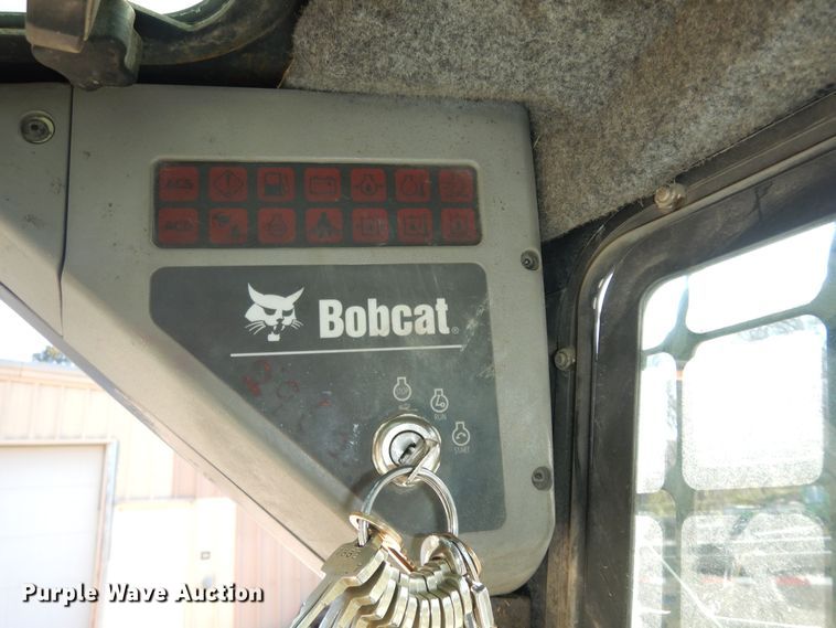 image for item DI6898 2008 Bobcat S330  skid steer loader