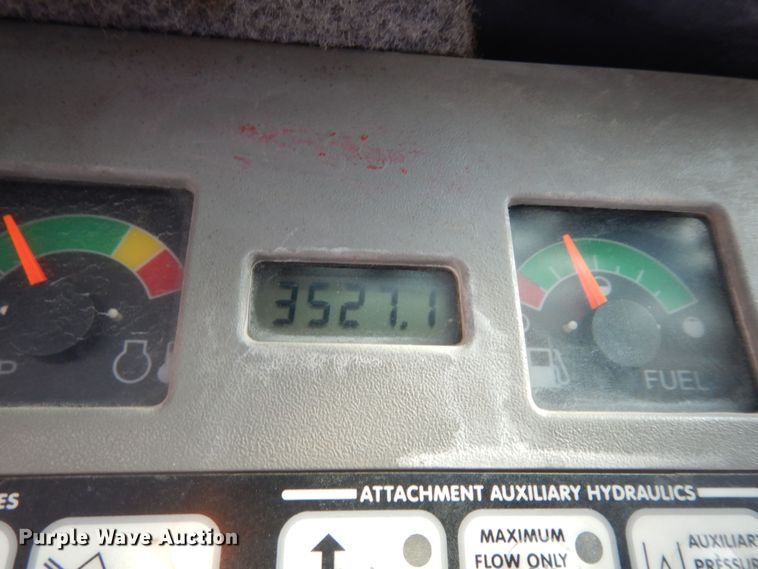 image for item DI6898 2008 Bobcat S330  skid steer loader