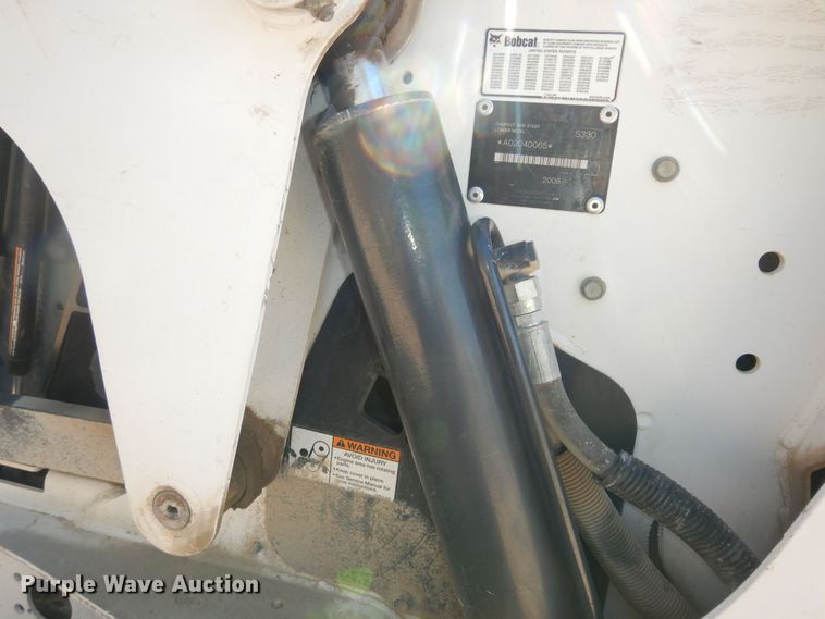 image for item DI6898 2008 Bobcat S330  skid steer loader