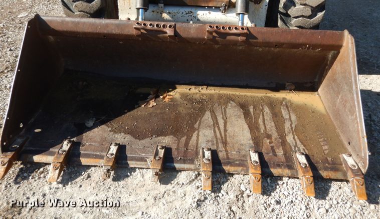 image for item DI6898 2008 Bobcat S330  skid steer loader