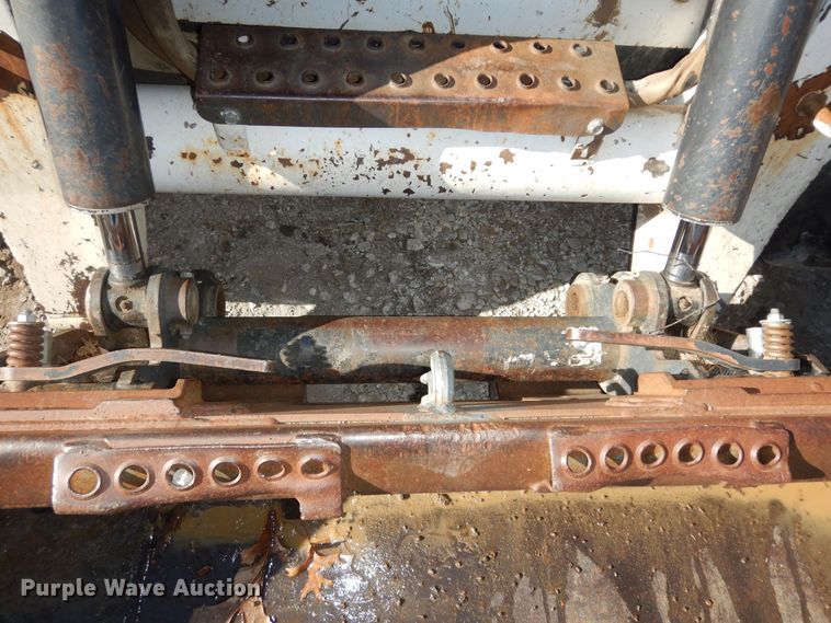 image for item DI6898 2008 Bobcat S330  skid steer loader