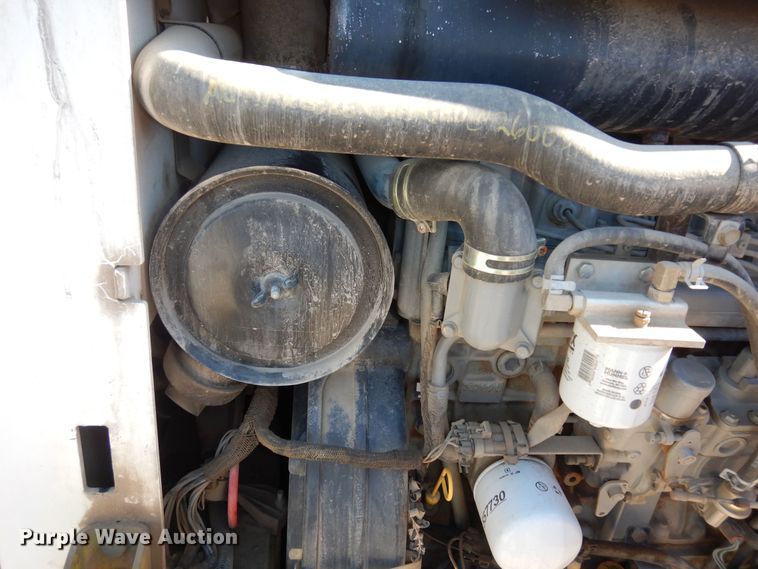 image for item DI6898 2008 Bobcat S330  skid steer loader