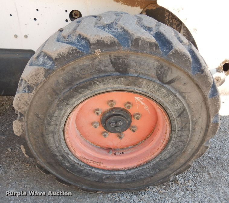 image for item DI6898 2008 Bobcat S330  skid steer loader