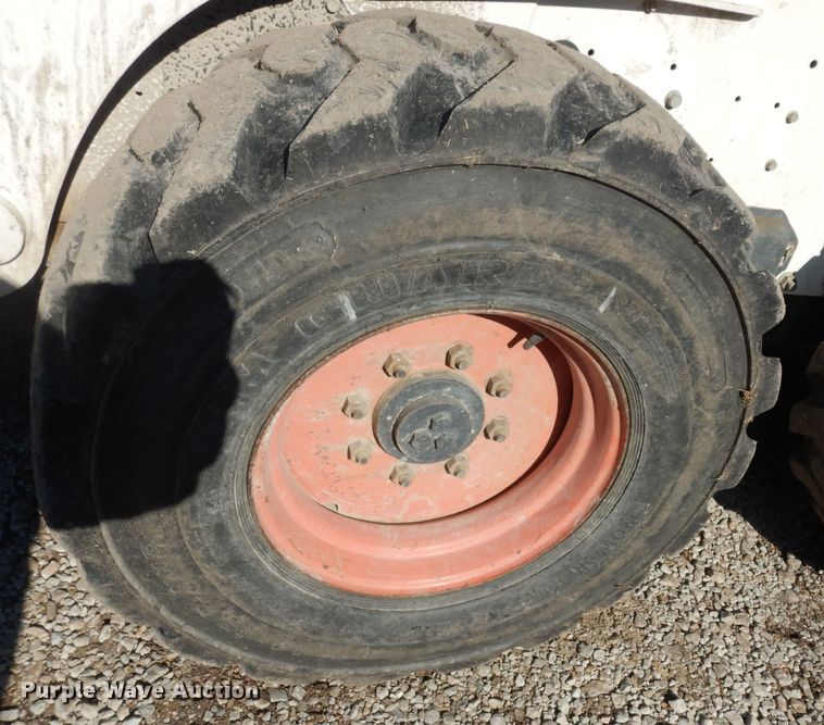 image for item DI6898 2008 Bobcat S330  skid steer loader