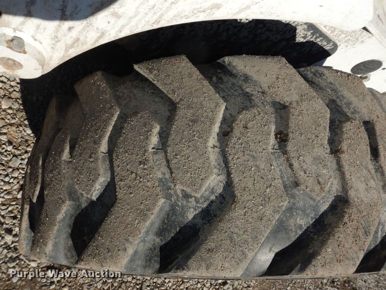 image for item DI6898 2008 Bobcat S330  skid steer loader