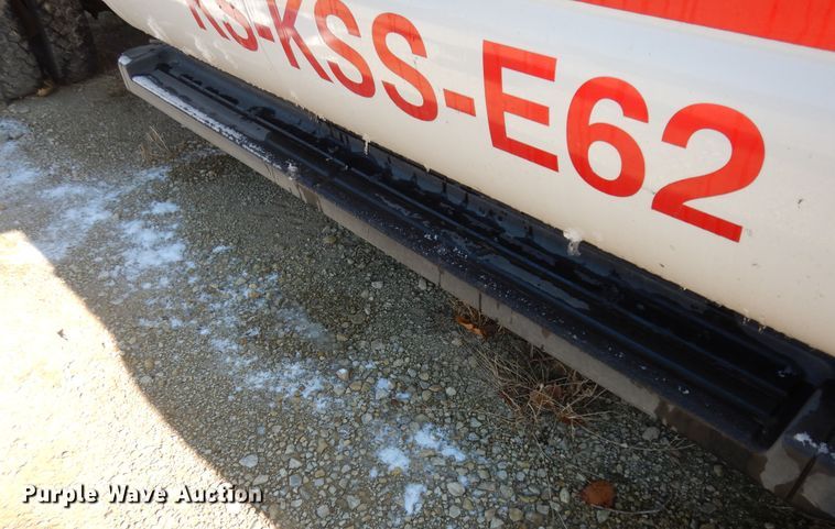 image for item DI6902 2008 Ford F550 Super Duty XL  Crew Cab flatbed truck