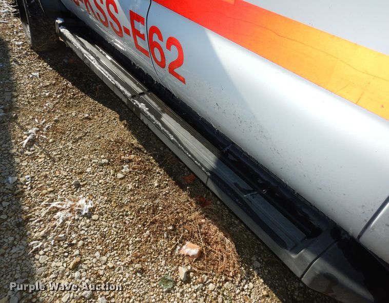 image for item DI6902 2008 Ford F550 Super Duty XL  Crew Cab flatbed truck