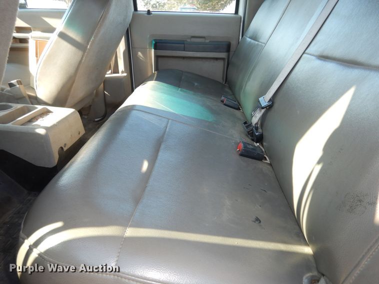 image for item DI6902 2008 Ford F550 Super Duty XL  Crew Cab flatbed truck