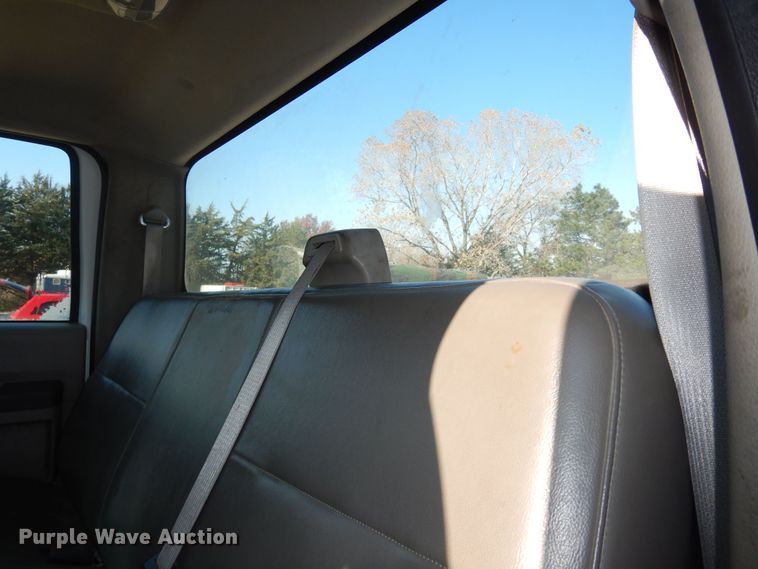 image for item DI6902 2008 Ford F550 Super Duty XL  Crew Cab flatbed truck