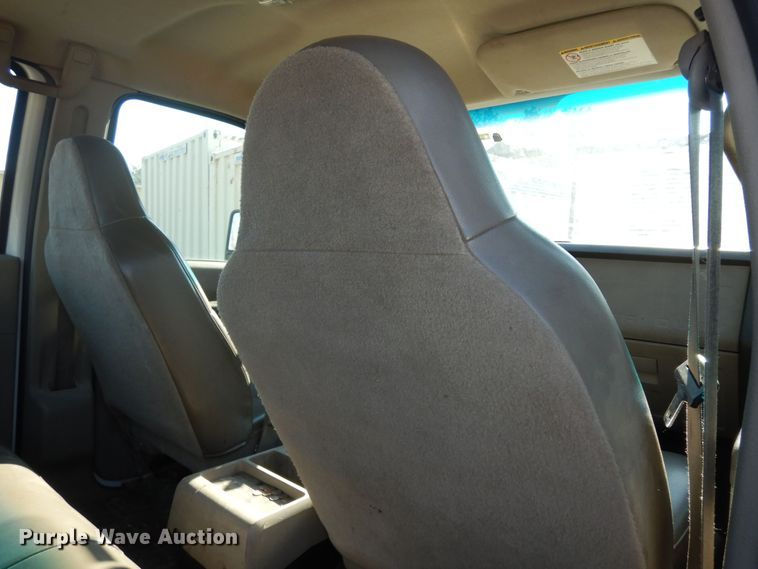 image for item DI6902 2008 Ford F550 Super Duty XL  Crew Cab flatbed truck