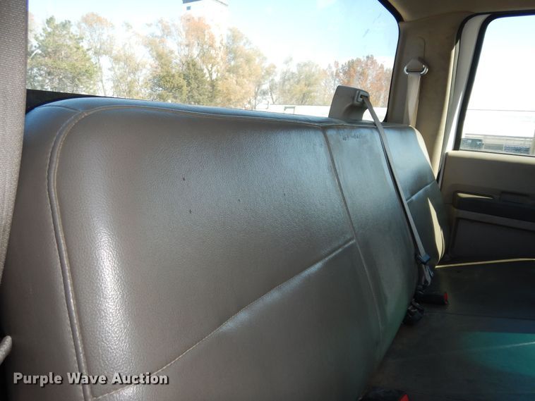 image for item DI6902 2008 Ford F550 Super Duty XL  Crew Cab flatbed truck