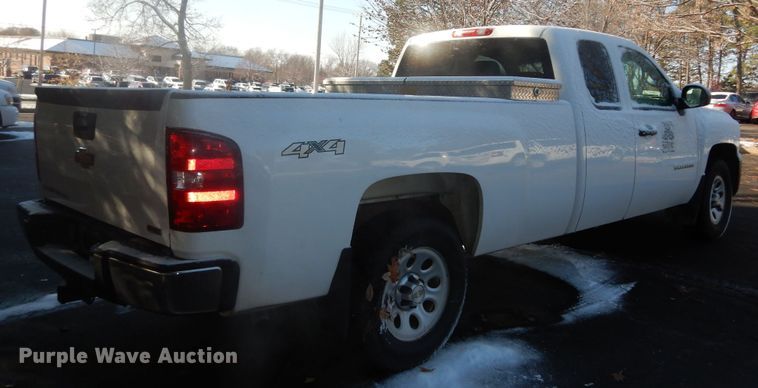 image for item DI6903 2010 Chevrolet Silverado 1500  Ext. Cab pickup truck
