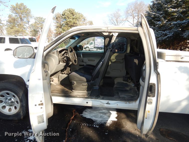 image for item DI6903 2010 Chevrolet Silverado 1500  Ext. Cab pickup truck