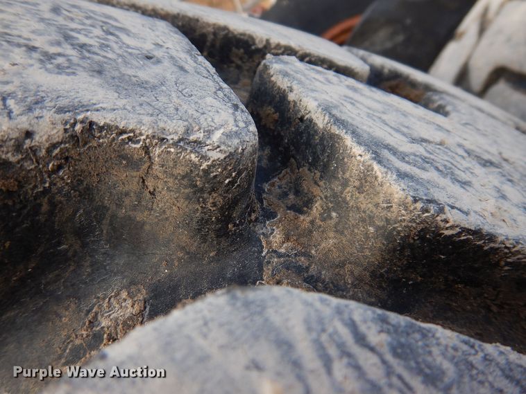 image for item DK2067 (3) Titan MXL 20.5R25 tires