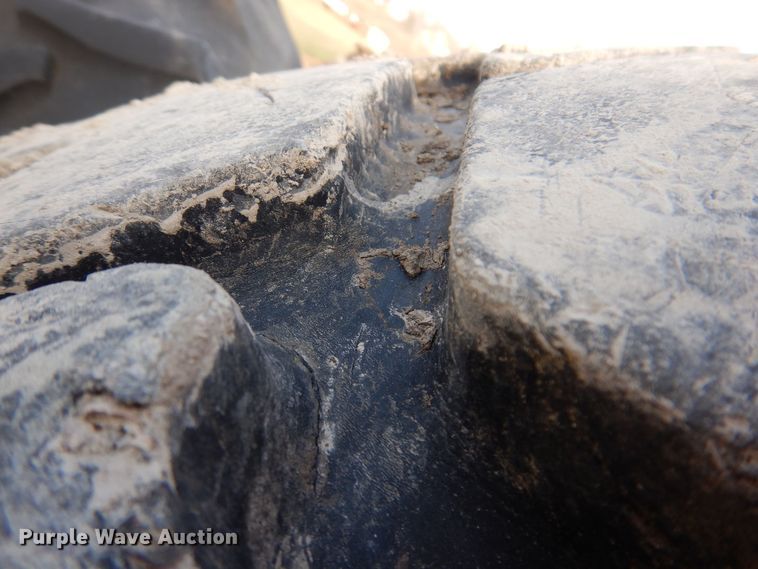 image for item DK2067 (3) Titan MXL 20.5R25 tires