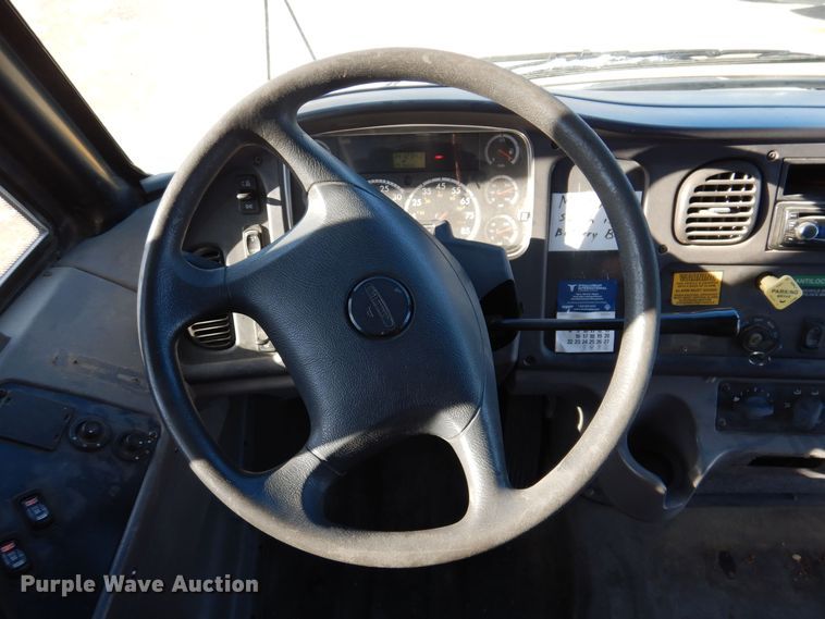 image for item DK2068 2008 Freightliner 310TS  school bus