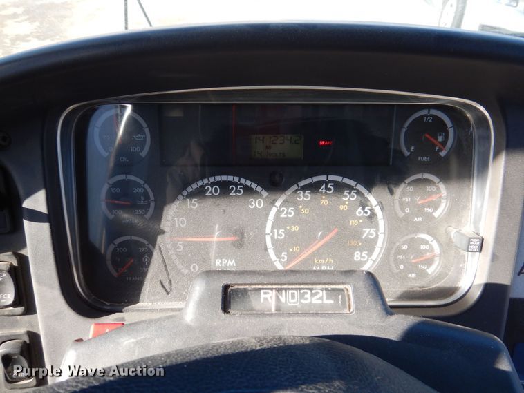 image for item DK2068 2008 Freightliner 310TS  school bus