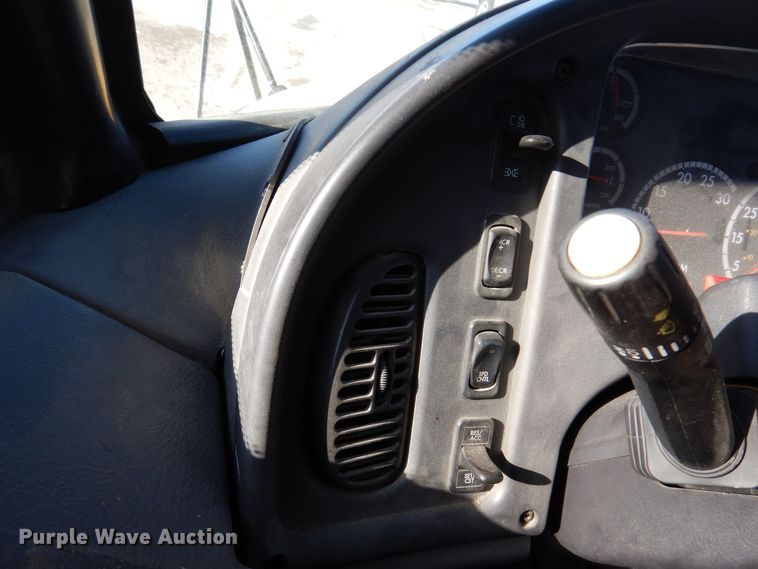 image for item DK2068 2008 Freightliner 310TS  school bus