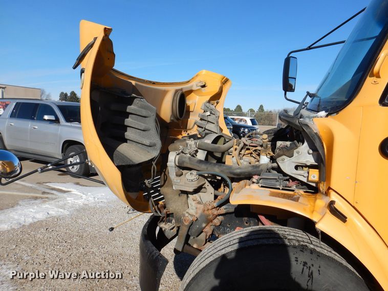 image for item DK2068 2008 Freightliner 310TS  school bus