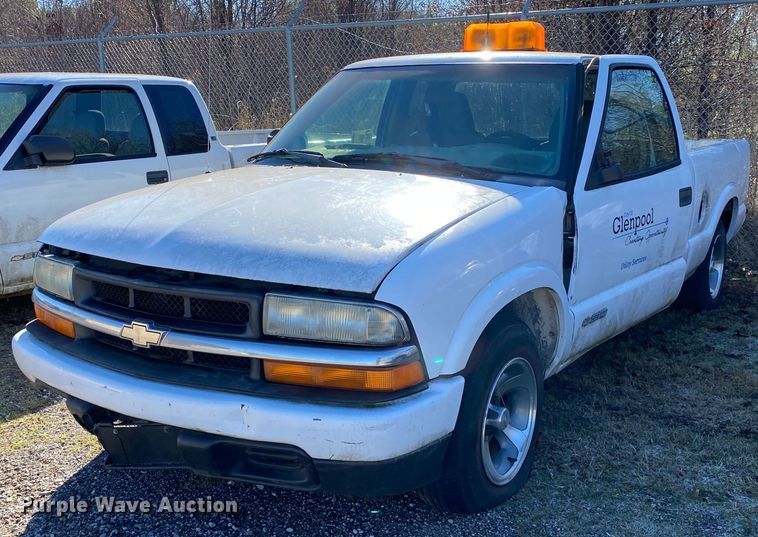 image for item DN8053 2003 Chevrolet S10  Ext. Cab pickup truck