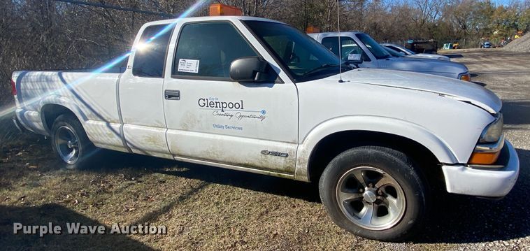 image for item DN8053 2003 Chevrolet S10  Ext. Cab pickup truck