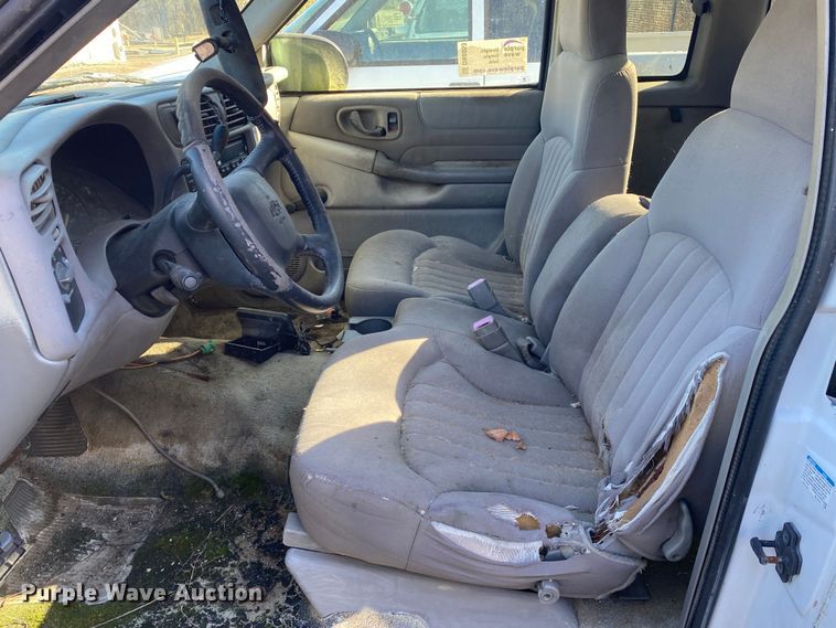 image for item DN8053 2003 Chevrolet S10  Ext. Cab pickup truck