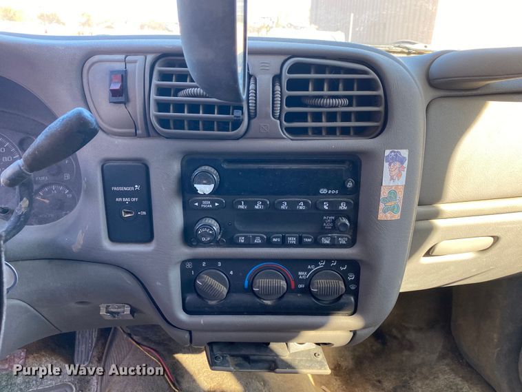 image for item DN8053 2003 Chevrolet S10  Ext. Cab pickup truck