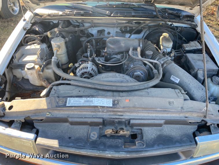 image for item DN8053 2003 Chevrolet S10  Ext. Cab pickup truck